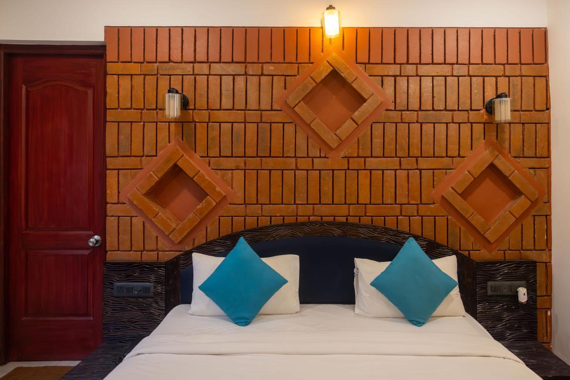 Downtown Hostels - Anjuna Bagian luar foto