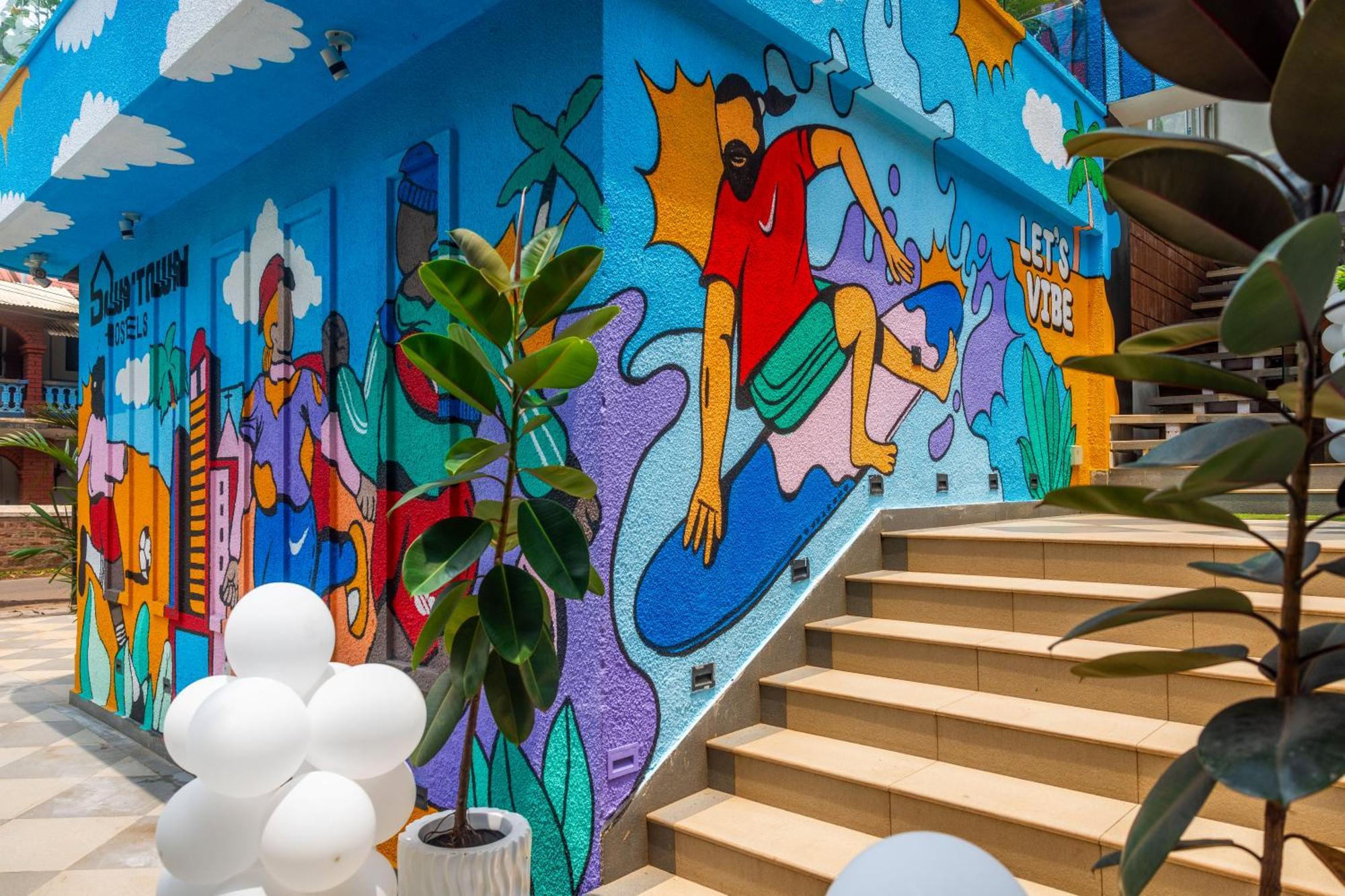 Downtown Hostels - Anjuna Bagian luar foto