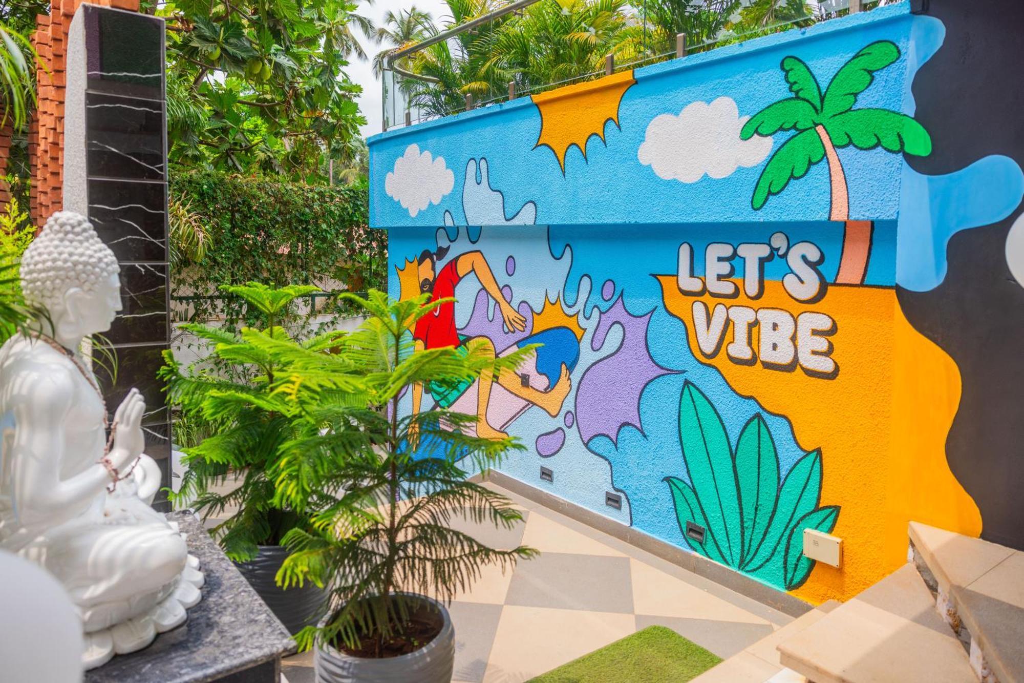 Downtown Hostels - Anjuna Bagian luar foto