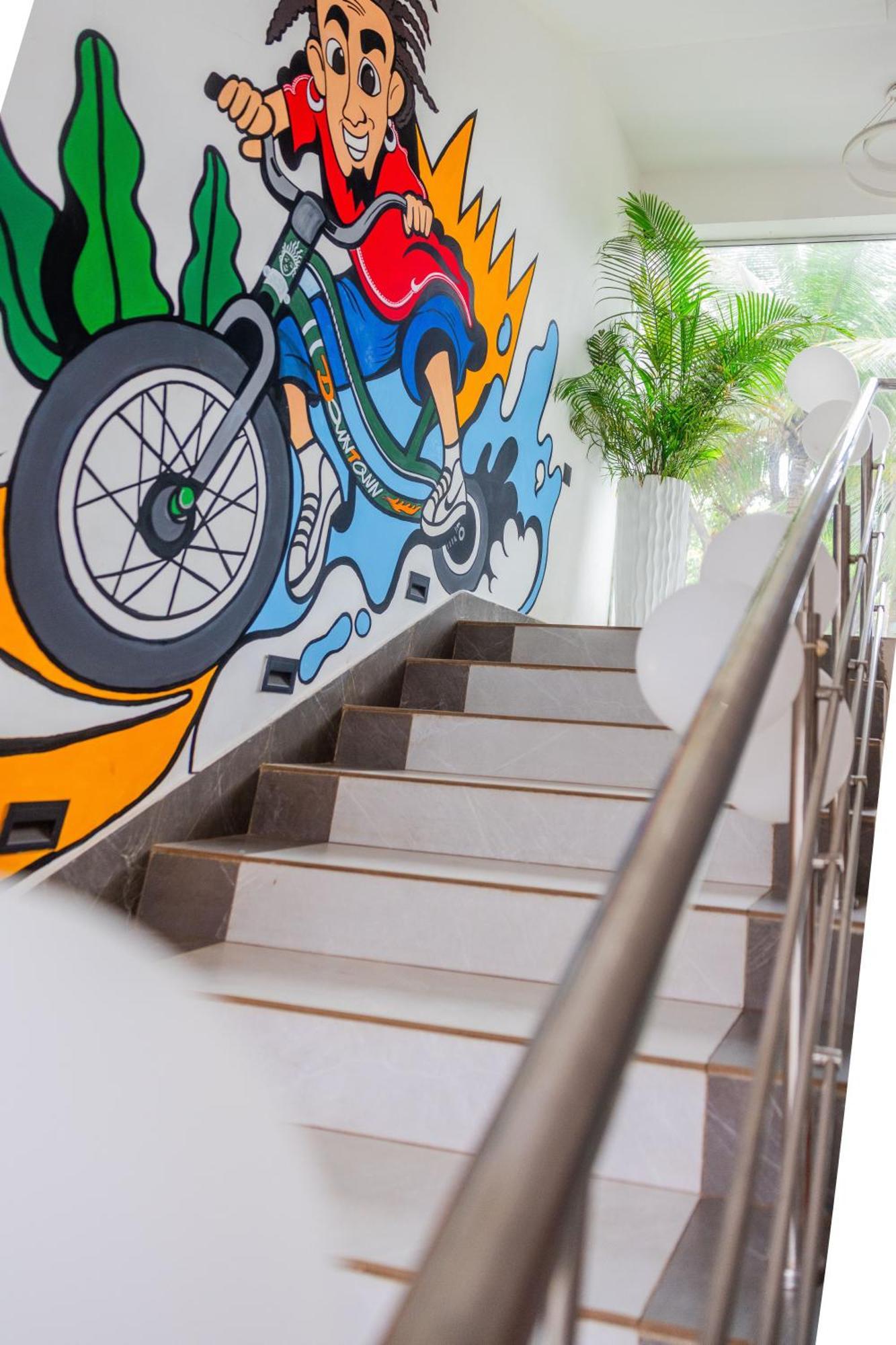 Downtown Hostels - Anjuna Bagian luar foto