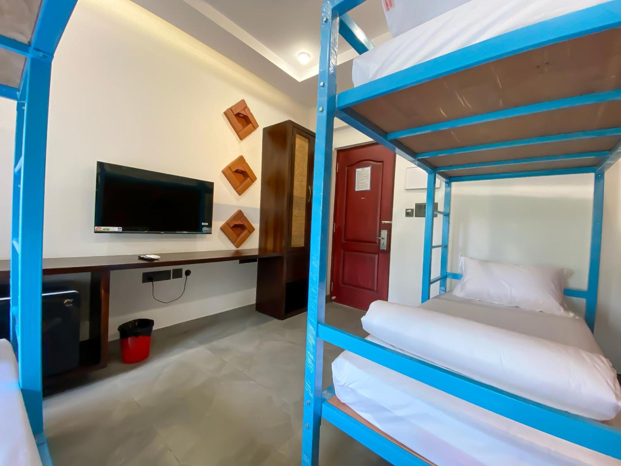 Downtown Hostels - Anjuna Bagian luar foto