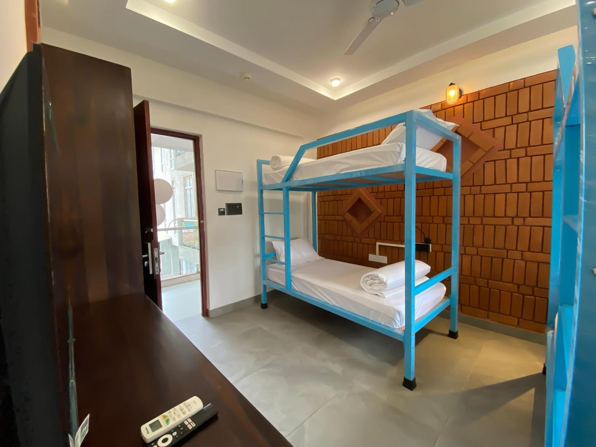 Downtown Hostels - Anjuna Bagian luar foto