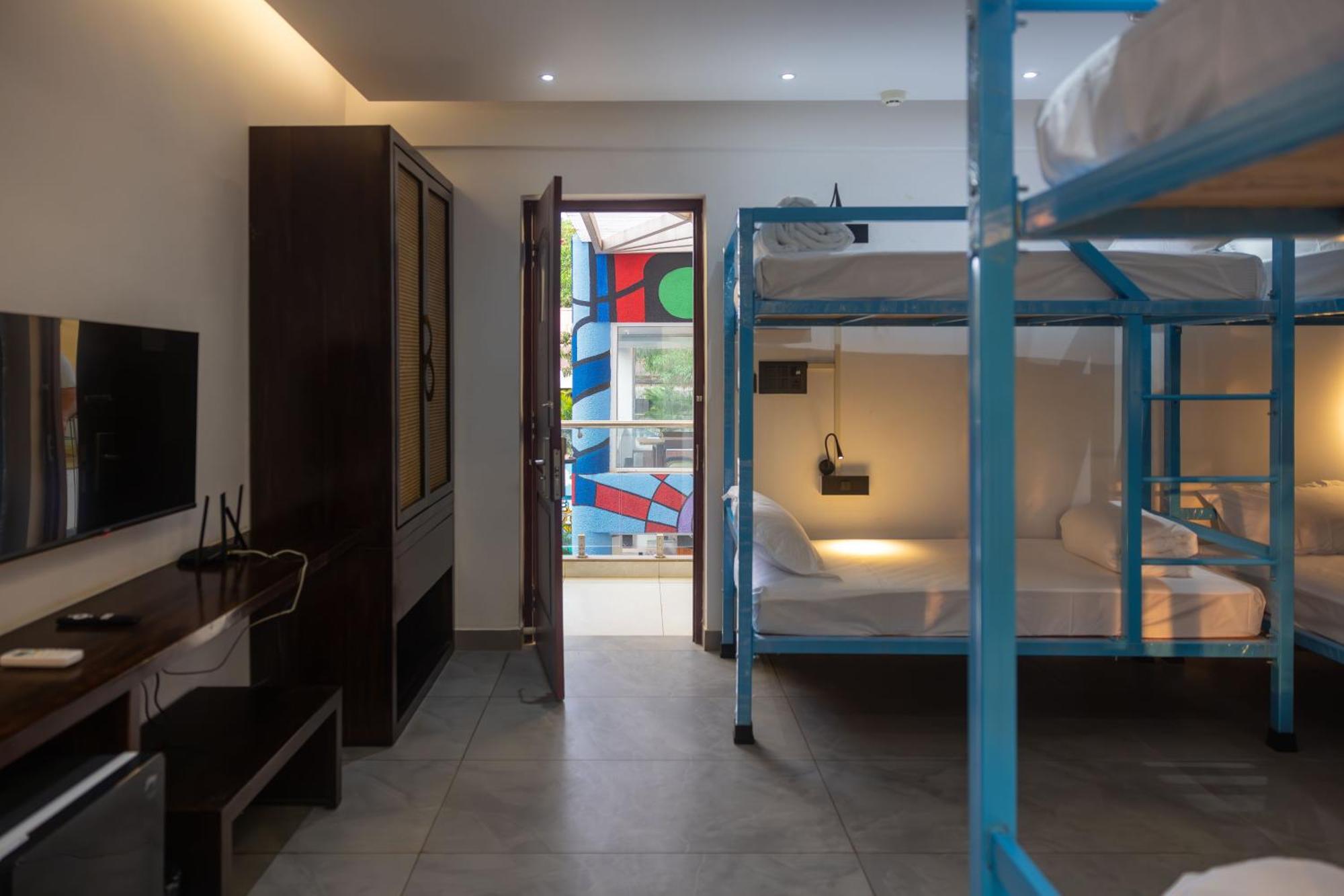 Downtown Hostels - Anjuna Bagian luar foto
